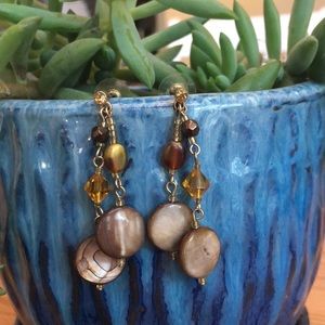Gold and brown dangly fashion earrings